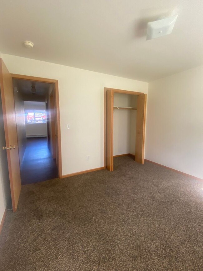 Building Photo - 212 Quinella St