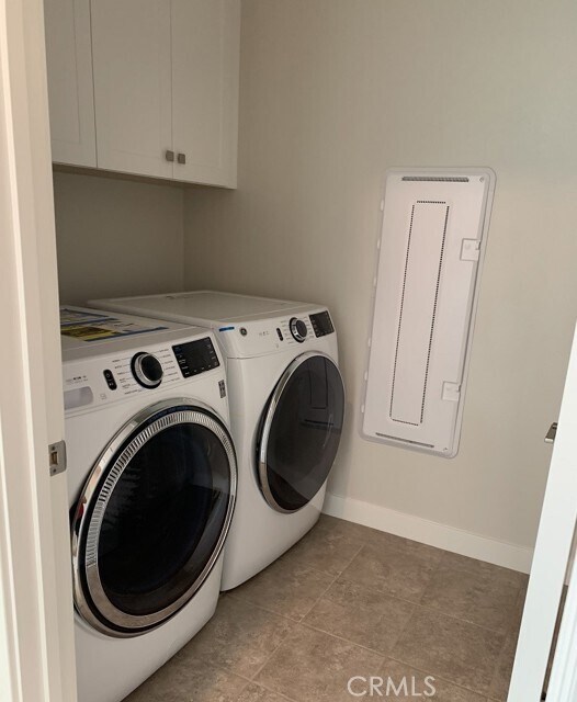 Building Photo - 646 Athos