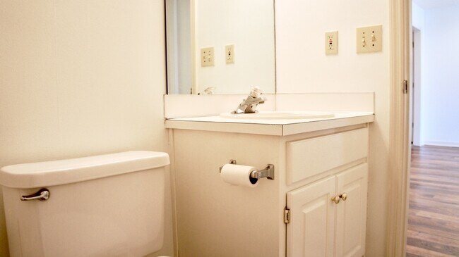 Building Photo - 3304 Chariot Ct