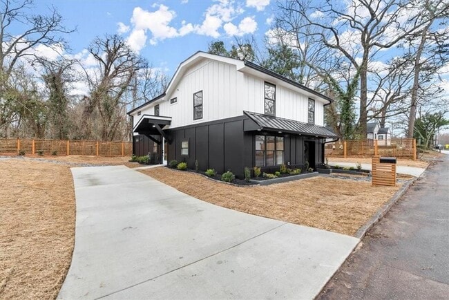 Building Photo - 1552 N Ellington St SE