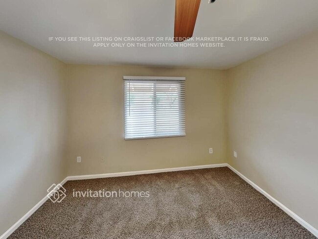 Building Photo - 1536 W Andorra Dr