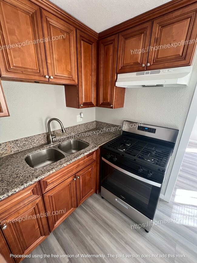 Building Photo - Nice Front Home For Rent