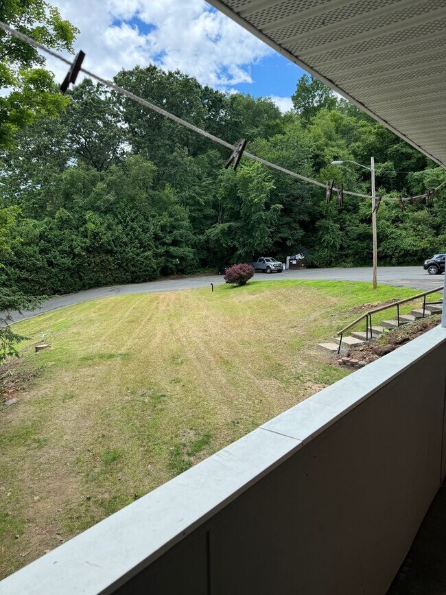 Building Photo - One bedroom Southwick Ma U-11