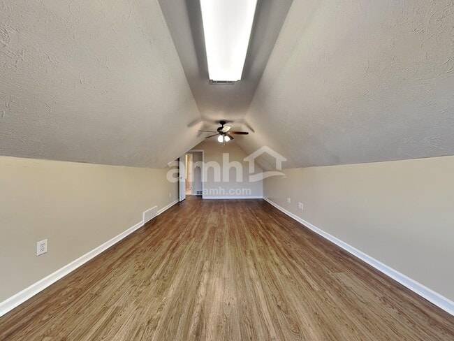 Building Photo - 6857 Briarfield Ln