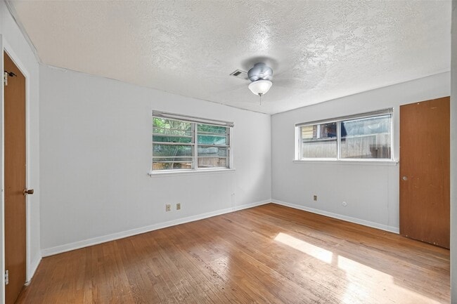 Building Photo - 2609 Raspberry Ln