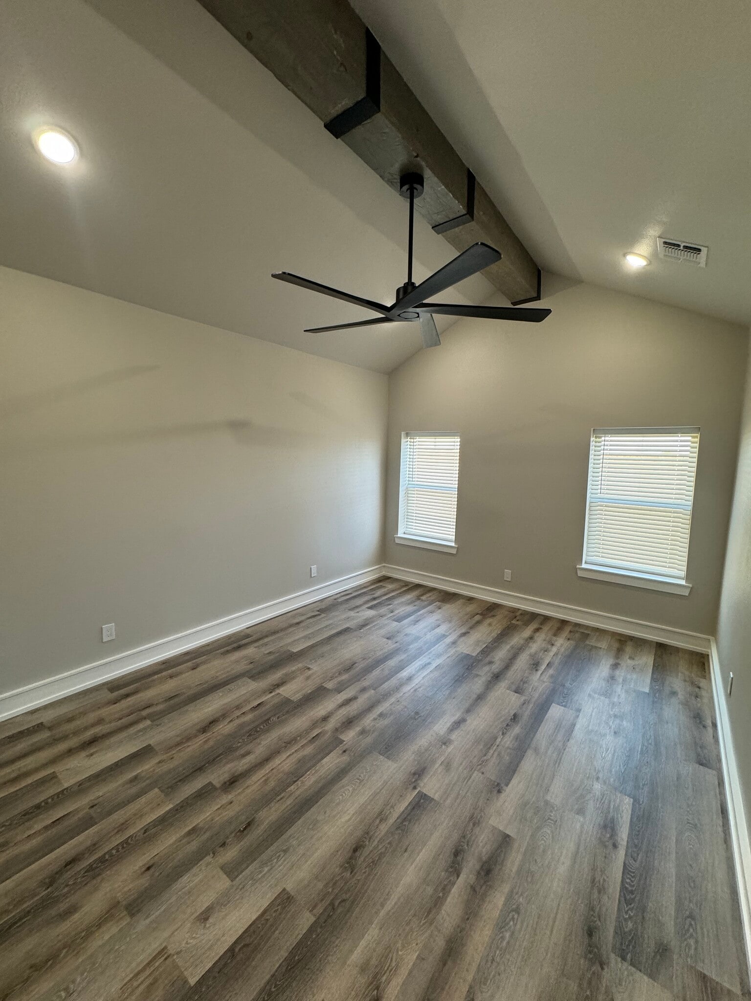 Building Photo - 904 N Fulton Ave