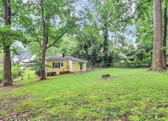 Building Photo - Charming 2BD/1BA Bungalow in Bradley Hills!
