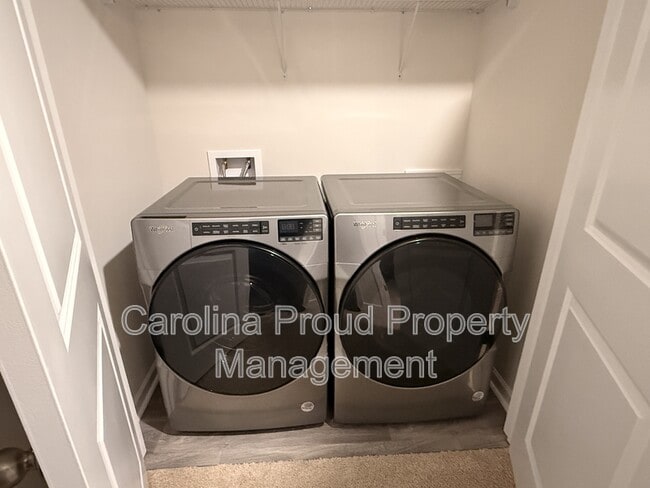 Building Photo - 3200 Tatlock Wy