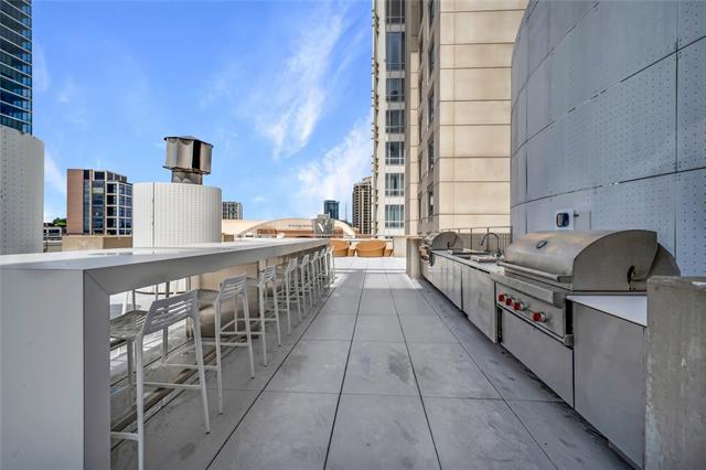 Building Photo - 2408 Victory Park Ln