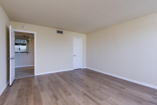 Building Photo - 1000 Spanish River Rd