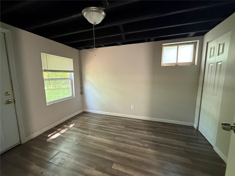Building Photo - 10124 Winkler Dr