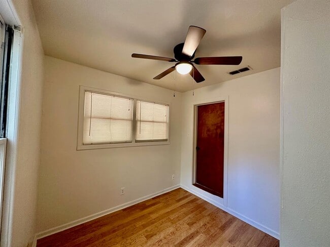 Building Photo - 931 Cheatham St