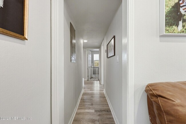 Building Photo - 5327 Lexington Ave