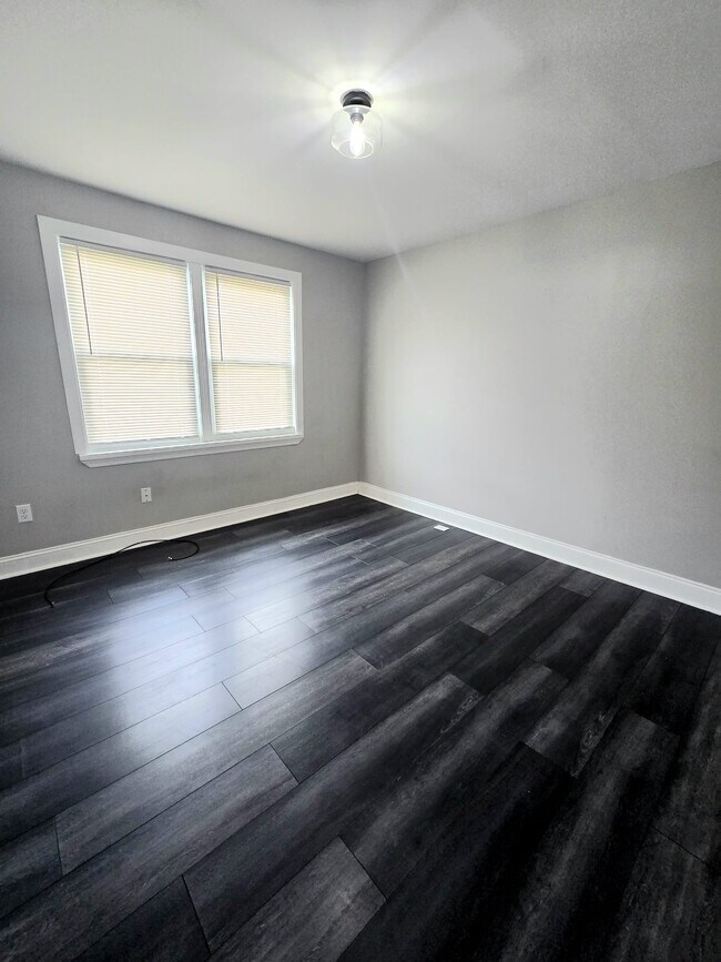 Building Photo - 4020 Edgewood Rd