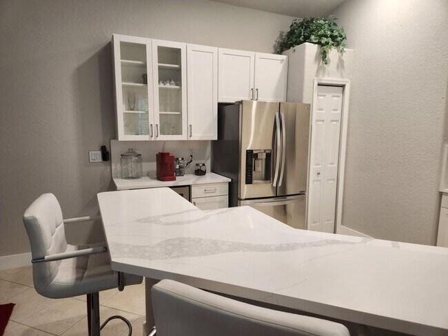 Building Photo - 2564 Sandy Cay