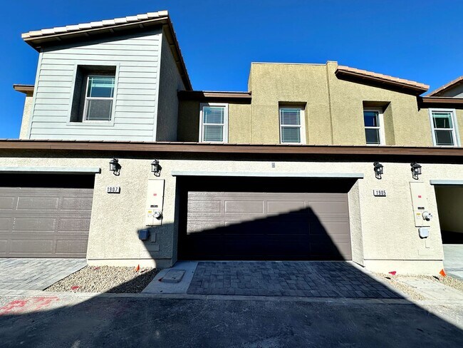 Primary Photo - 3 BEDROOM TOWNHOUSE LOCATED IN INSPIRADA