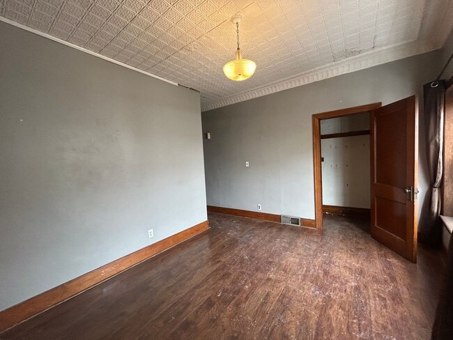 Building Photo - Charming One Bedroom Apartment in Downtown Grove City