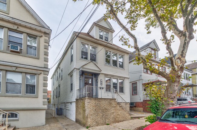 Building Photo - 324 Stegman Pkwy