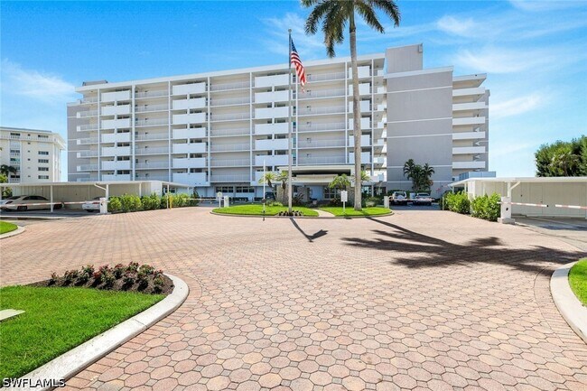 Building Photo - 3443 Gulf Shore Blvd N