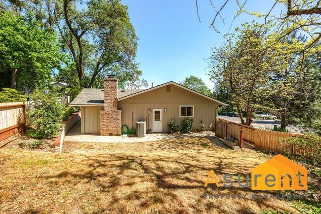 Building Photo - Newly remodeled, single level 3 bed- 2 bat...