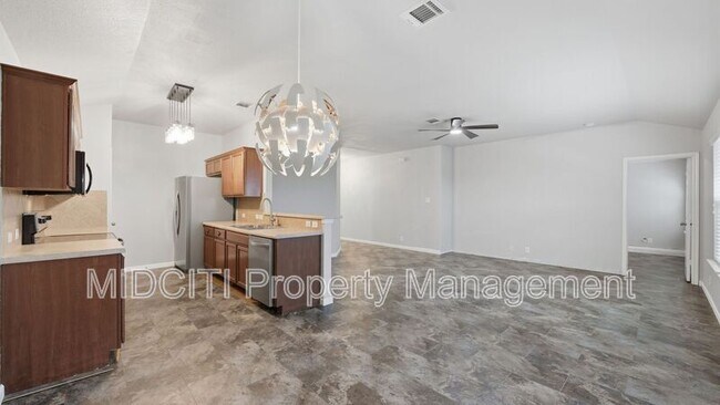 Building Photo - 3414 Zachary St