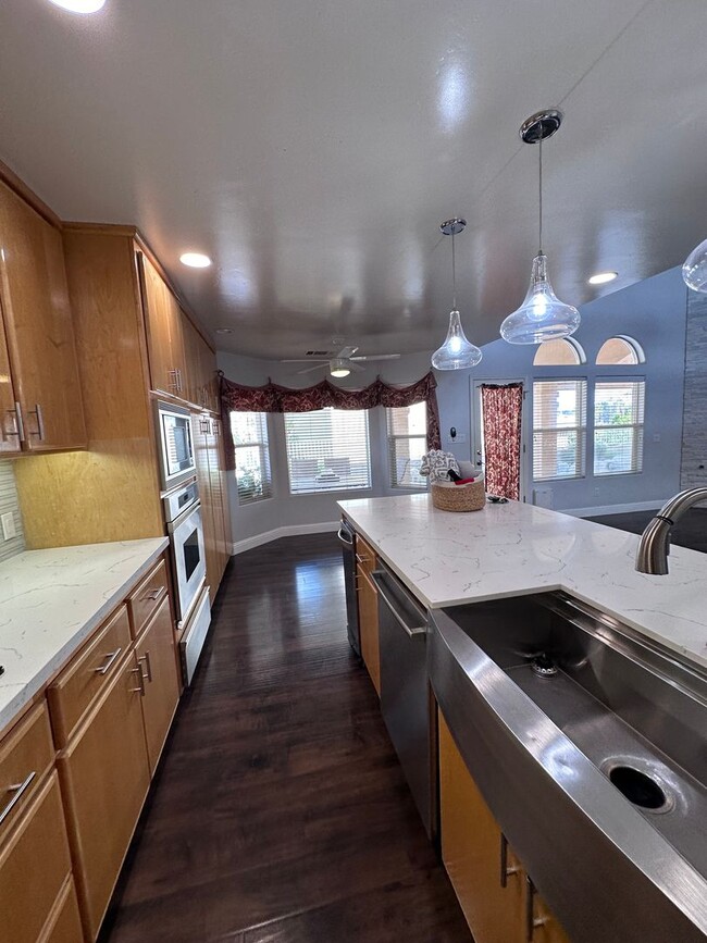 Building Photo - 5302 Doble Aguila Way