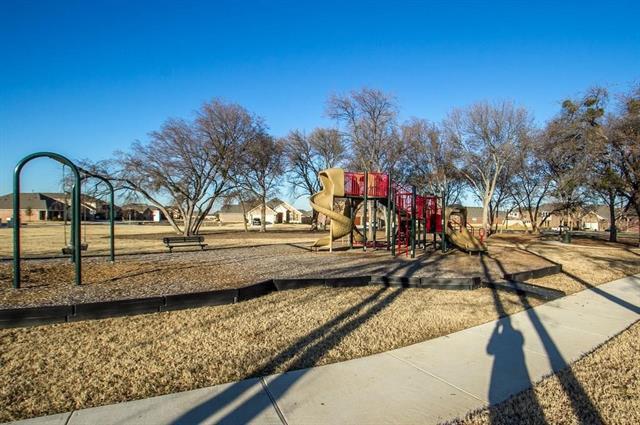 Building Photo - 908 Foxglove Dr