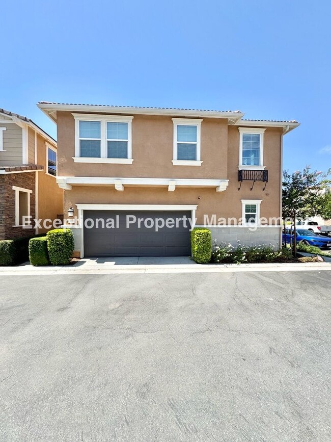 Building Photo - 13941 Blossom Way