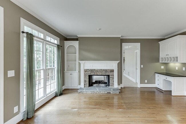 Building Photo - 2885 Towne Village Dr NW