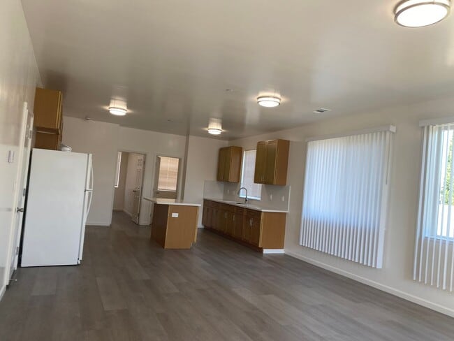 Building Photo - 2406-2408 W Avenue 134th (LO)