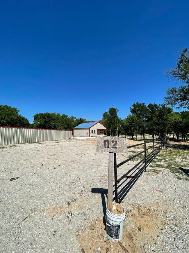 Building Photo - 1 month free rent!!! County Living, 2 bed barndominium