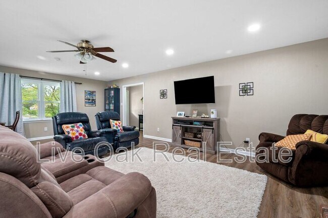 Building Photo - 4505 Wishart Rd