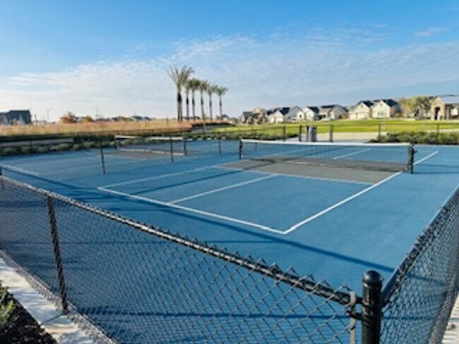 Building Photo - $500 Move In Bonus $2,850 Clovis & Shepherd 4 Bedroom Home, Solar Panels, New Construction - Plum...