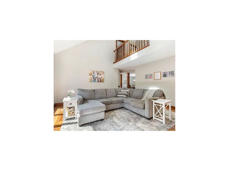 Building Photo - 17756 Brucker St