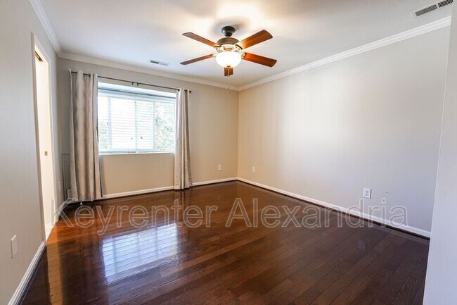 Building Photo - 1107 N Taylor St