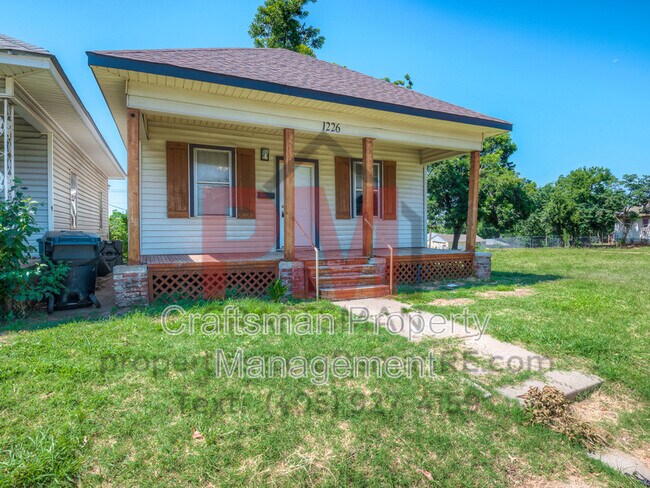 Building Photo - 1226 NW 8th St