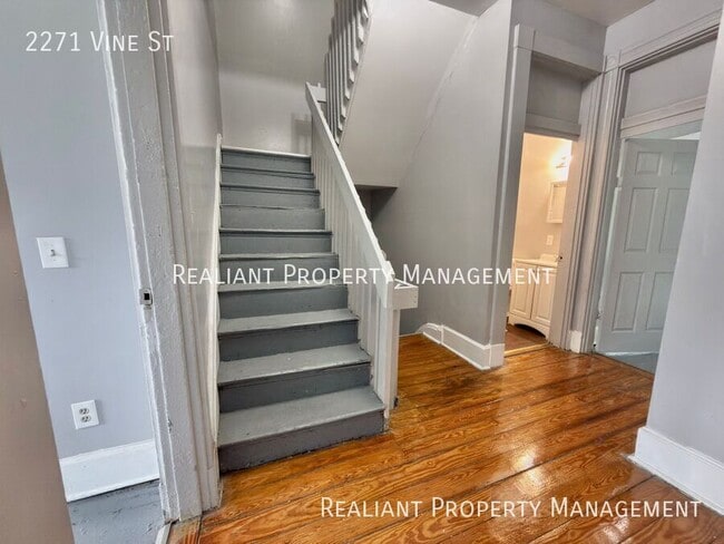 Building Photo - 2271 Vine St