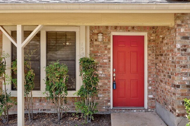 Building Photo - 11901 Swearingen Dr