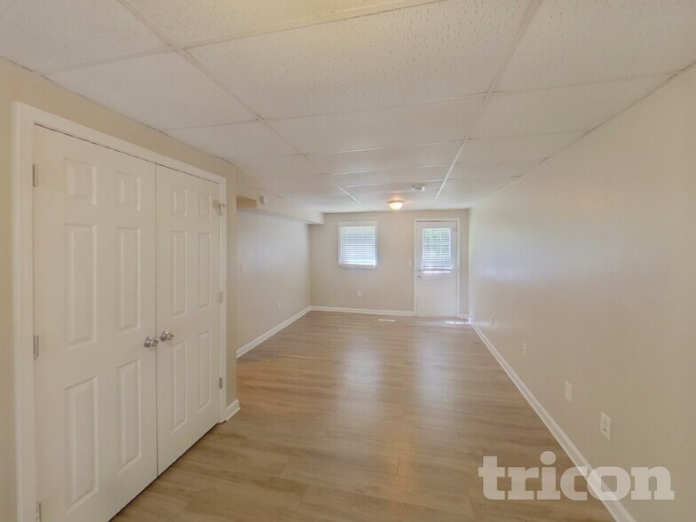 Building Photo - 120 Elberta Dr