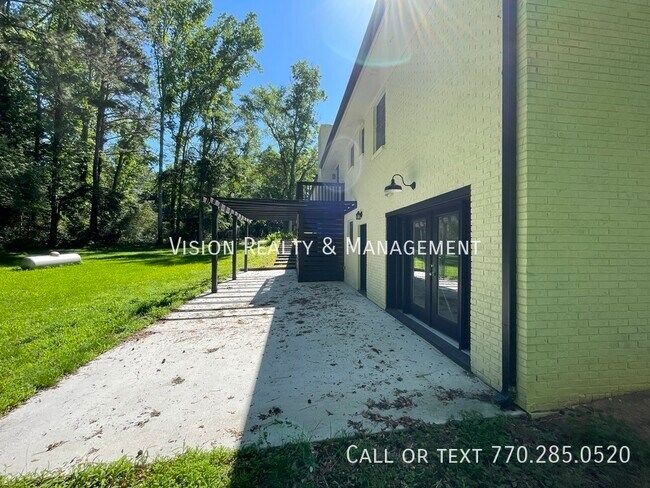 Building Photo - 4125 Flat Shoals Rd