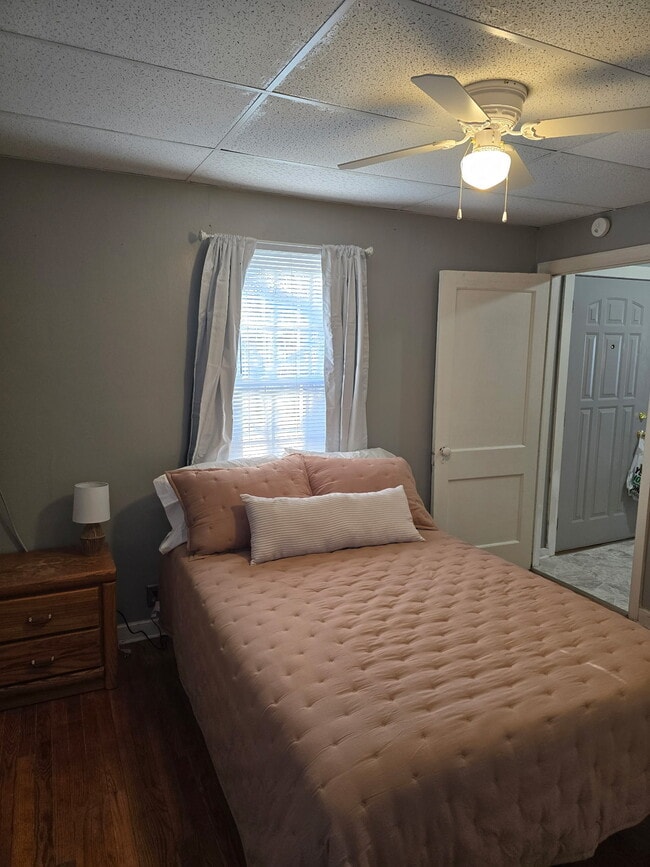 Building Photo - 309 S Van Doren St