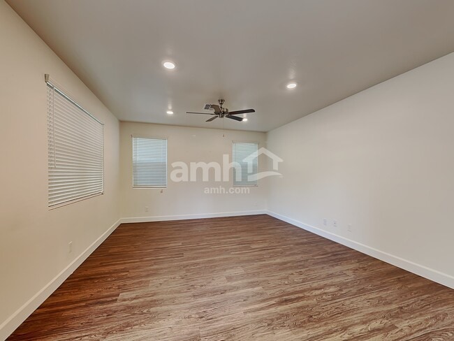 Building Photo - 661 W Bosal Dr
