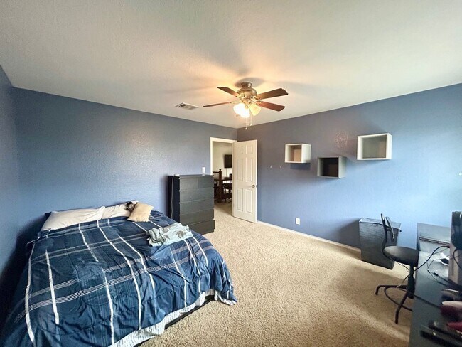 Building Photo - 5 BED/3 BATH GORGEOUS HOUSE FOR LEASE! AVA...