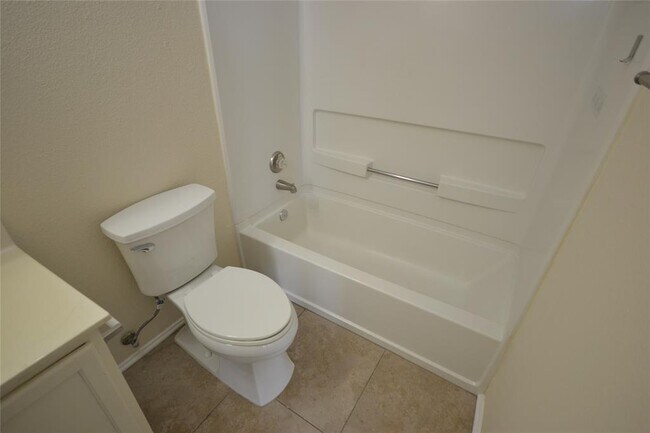 Building Photo - 3302 High Cotton Cove