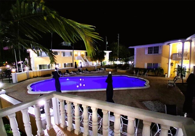 Building Photo - 2230 NE 56th Pl