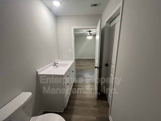 Building Photo - 4503 Suncrest Dr