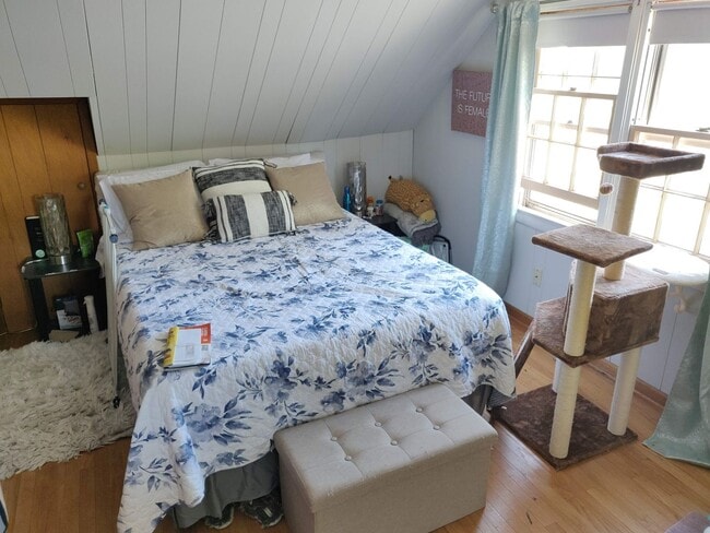 Building Photo - 4-Bedroom Home for Rent in the Heart of Sixteen Acres