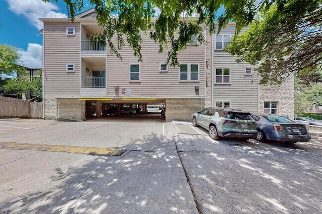Building Photo - 2414 Longview St