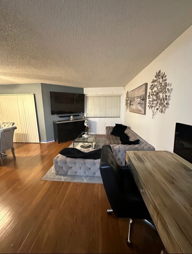 Building Photo - 9777 Westview Dr