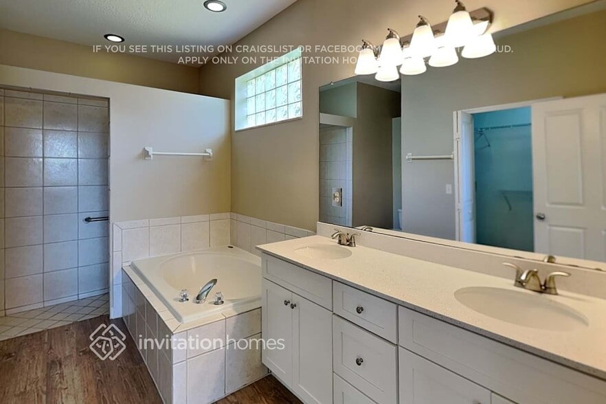 Building Photo - 1325 Golf Point Loop